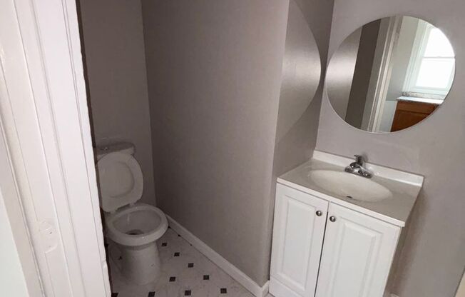 Beautiful 3 bedrrom 1 bathroom House in Minneapolis!