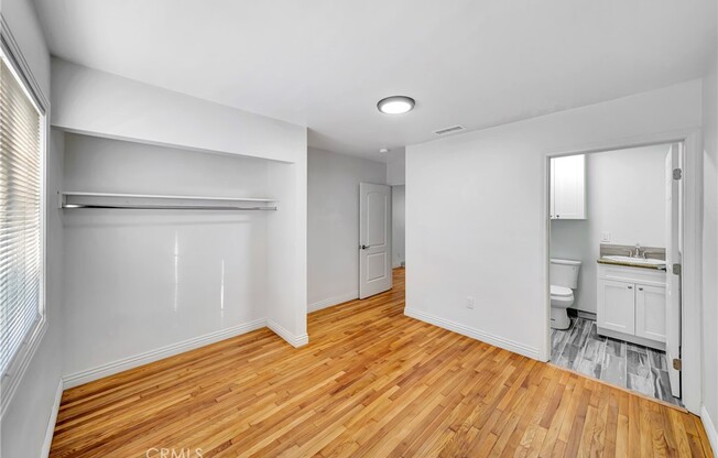 14233 1/2 SYLVAN ST