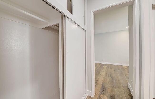 1 bed, 1 bath, 695 sqft, $1,598, Unit 19