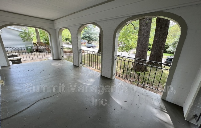 129 WHITEFOORD AVE NE