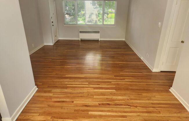 2 beds, 1 bath, 897 sqft, $2,335, Unit A-03