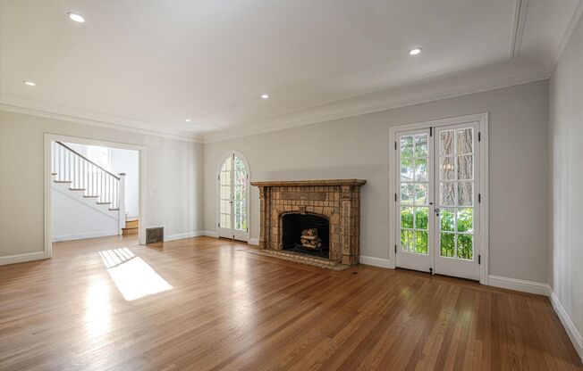 Welcome to this stunning 4 bedroom, 3 bathroom home in the desirable Palo Alto, CA.