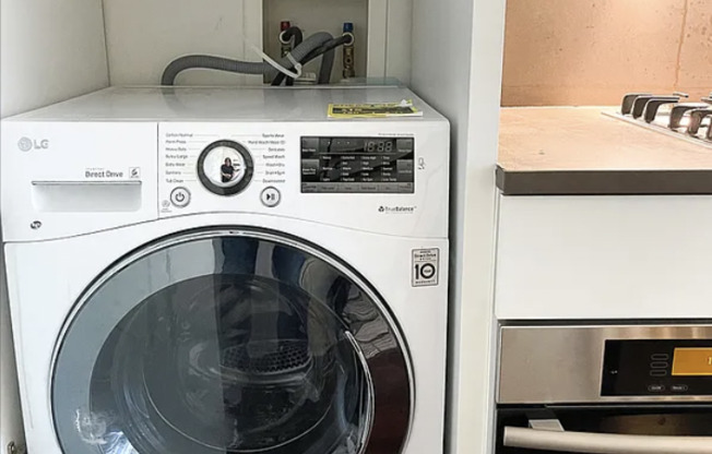 Studio, 1 bath, 430 sqft, $3,950, Unit 7J