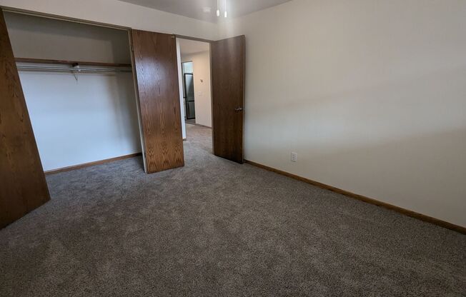 2 beds, 1 bath, 875 sqft, $1,725, Unit 95B