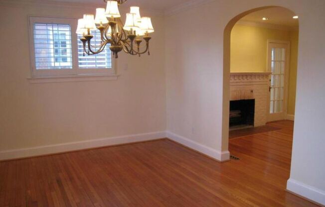 4 beds, 2.5 baths, $5,750