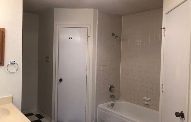 3 beds, 2 baths, $2,195