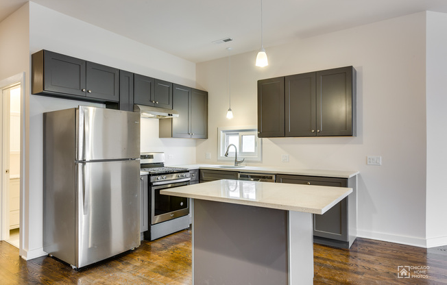 1329 W 18 ST