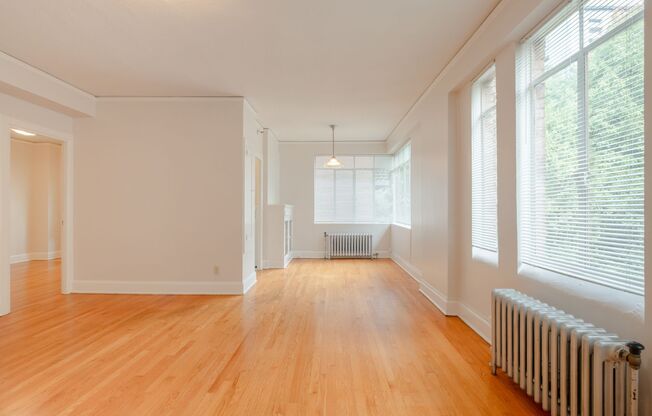 2 beds, 1 bath, 825 sqft, $1,930, Unit 401