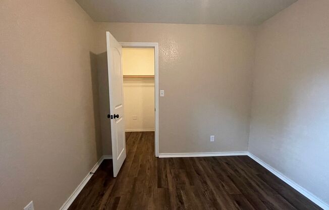 3 beds, 2 baths, 1,100 sqft, $1,395, Unit 8106