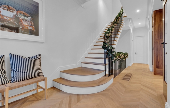352 MARLBOROUGH ST
