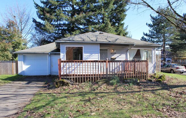 Charming 1 Level 2 Bedroom Home Across From Lentz Park
