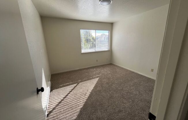 1 bed, 1 bath, $1,900, Unit High, 730 #D