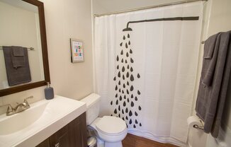 Highland Terrace III Building Bathroom