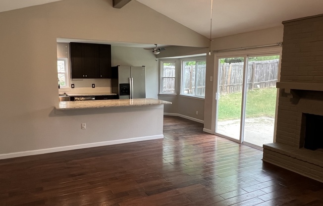 1018 ERICSON DR