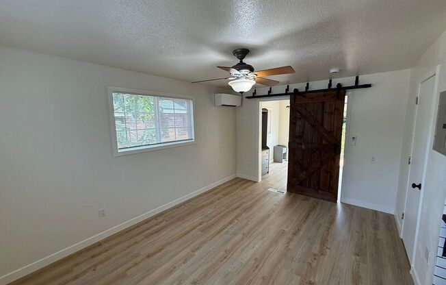 810 ELECTRIC AVE SE