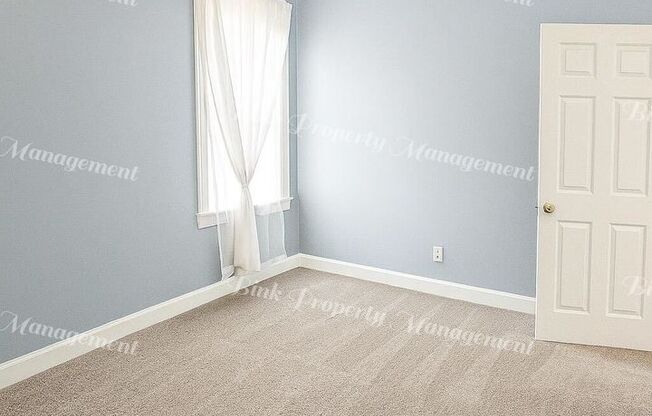 5943-5945 Lakeview