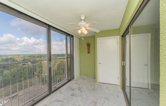 2 beds, 2 baths, $2,100, Unit 17E