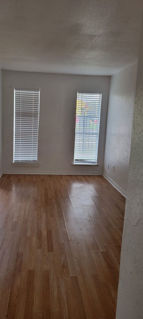 2 beds, 1.5 baths, $900, Unit # 1615