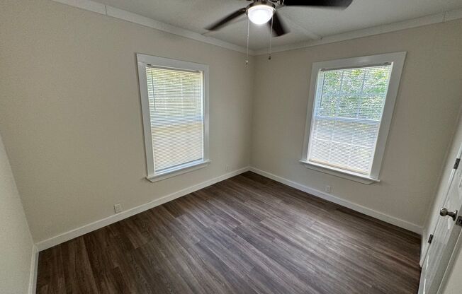 3 beds, 1 bath, $1,150