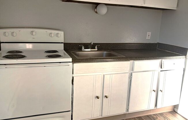 1416 S CORONA