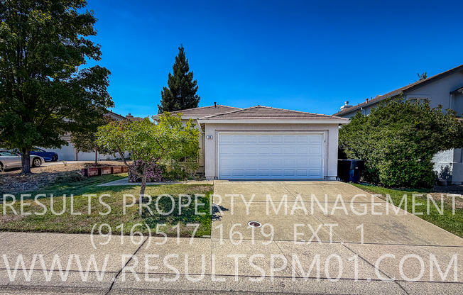 Lovely 3 Bedroom - Heart of Roseville