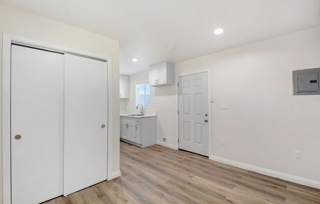 Studio, 1 bath, 250 sqft, $1,350, Unit 514