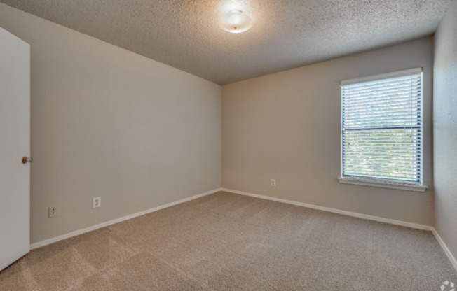 2 beds, 2 baths, 1,000 sqft, $1,110, Unit 1811