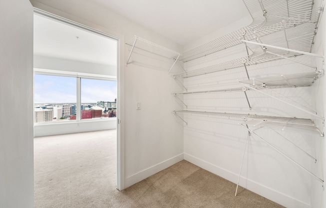 2 beds, 1.5 baths, 1,035 sqft, $5,500, Unit 19H