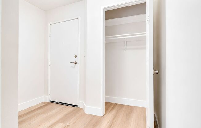 1 bed, 1 bath, 700 sqft, $2,150, Unit Unit 208