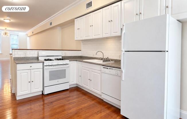 367 E 62 ST