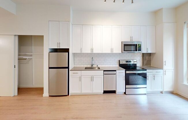 Studio, 1 bath, 370 sqft, $1,845, Unit 109