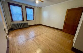 Studio, 1 bath, $850, Unit 15