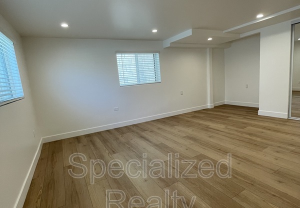 1135 SCOFIELD DR