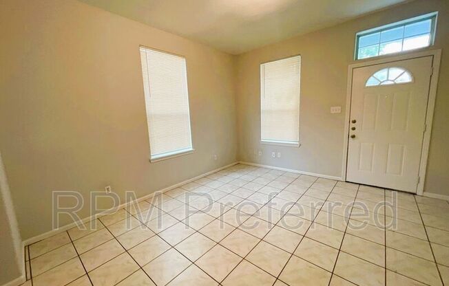 2 beds, 1 bath, 955 sqft, $1,065