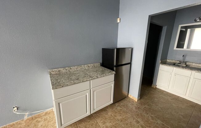 1 bed, 1 bath, $1,100