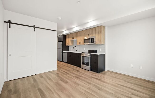 Studio, 1 bath, 360 sqft, $1,569, Unit 806