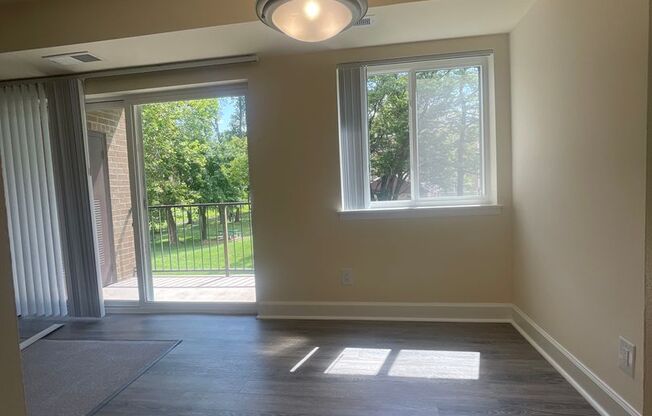 2 beds, 2 baths, 1,000 sqft, $1,975, Unit 14225 #102
