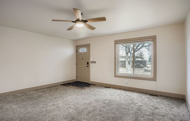 Sophisticated 3-Bed Townhome Near Red Rocks