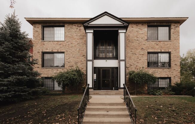 Studio, 1 bath, 422 sqft, $875, Unit 302