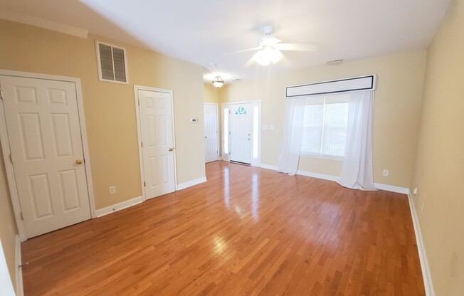 Charming 2 bedroom condo in Pineville !