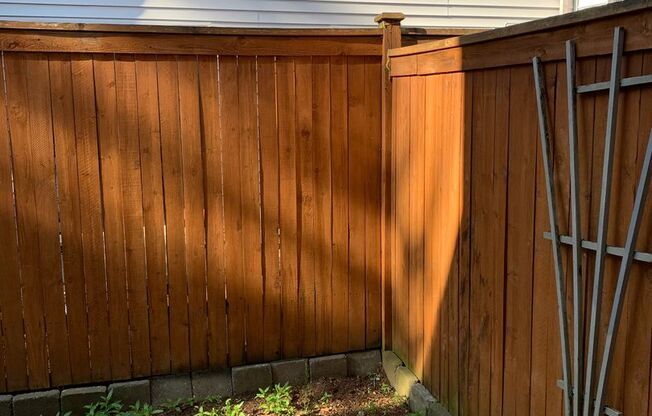 Nice 2 Bed/1.5 Bath Condo in Bellevue!