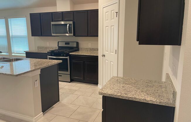 New FLour Bluff rental only $2200-ASAP Move-in
