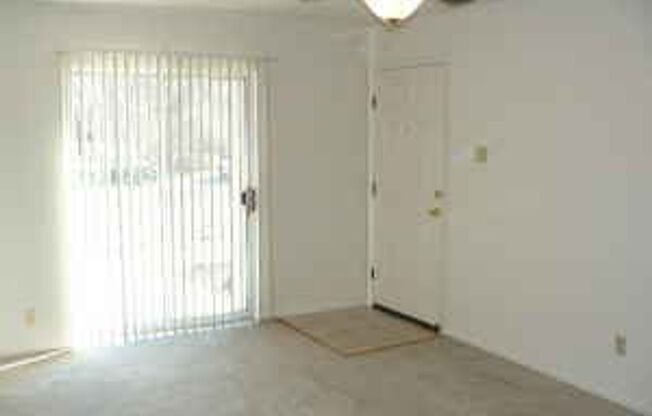 2 beds, 1 bath, 900 sqft, $1,055, Unit 09984-A