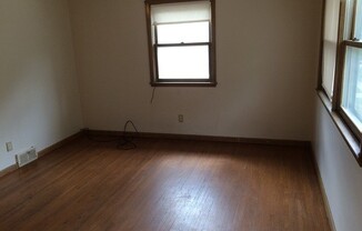 1 bed, 1 bath, $675, Unit Apt #2