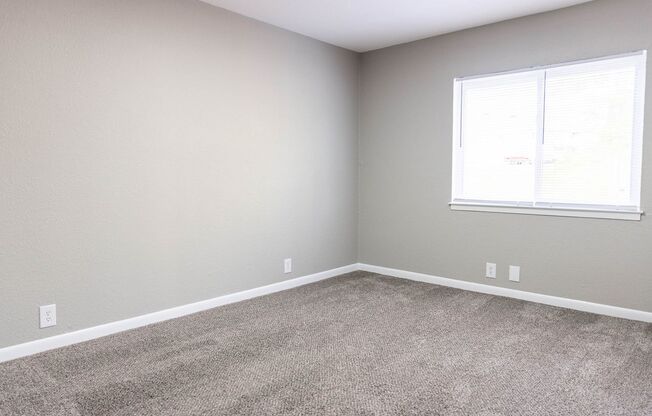 3 beds, 1.5 baths, 960 sqft, $1,250, Unit C1