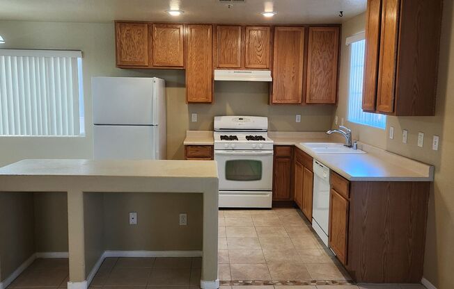 3 beds, 2.5 baths, $1,795