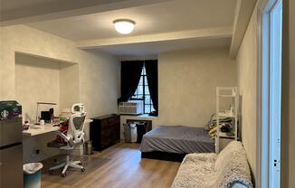 5 TUDOR CITY PL