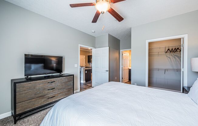 1 bed, 1 bath, 715 sqft, $899, Unit Building D-Unit 211