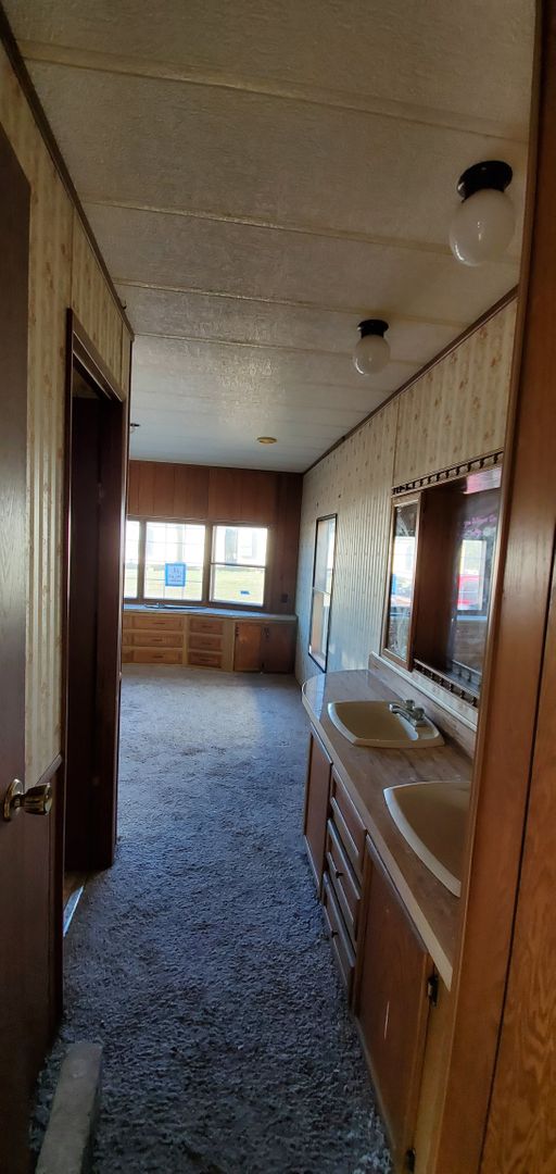 2 bedroom / 2 bathroom mobile home READY NOW!