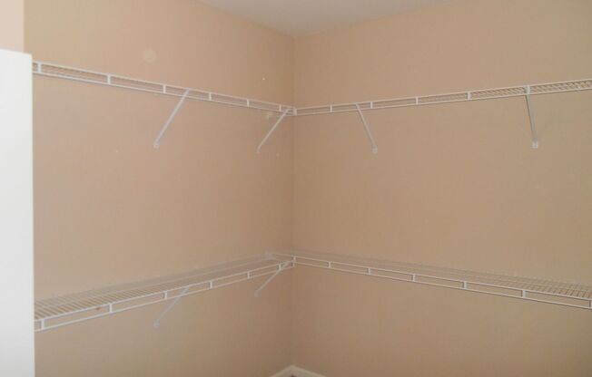 3 beds, 2 baths, 1,447 sqft, $1,524, Unit 0505